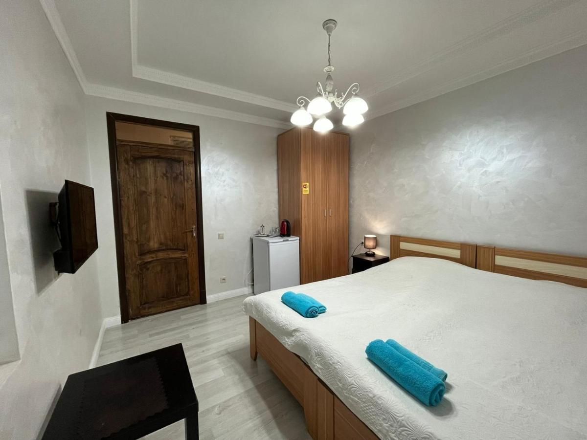Guest House Esma Soukhoumi Extérieur photo