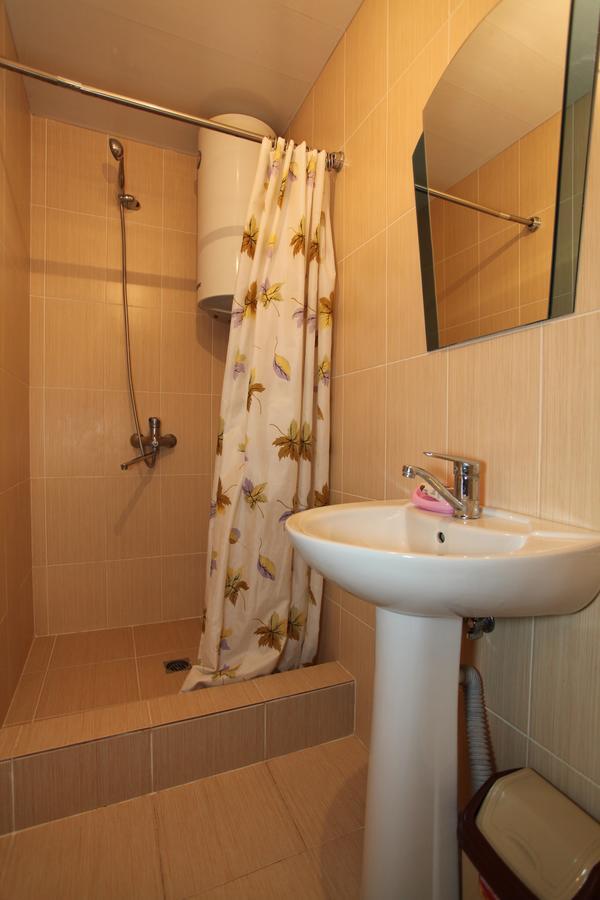 Guest House Esma Soukhoumi Extérieur photo