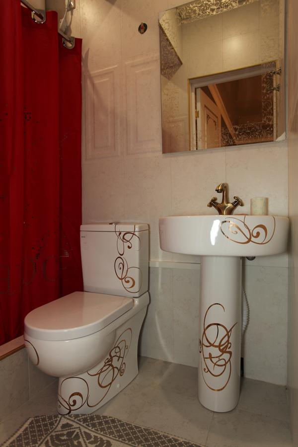 Guest House Esma Soukhoumi Extérieur photo