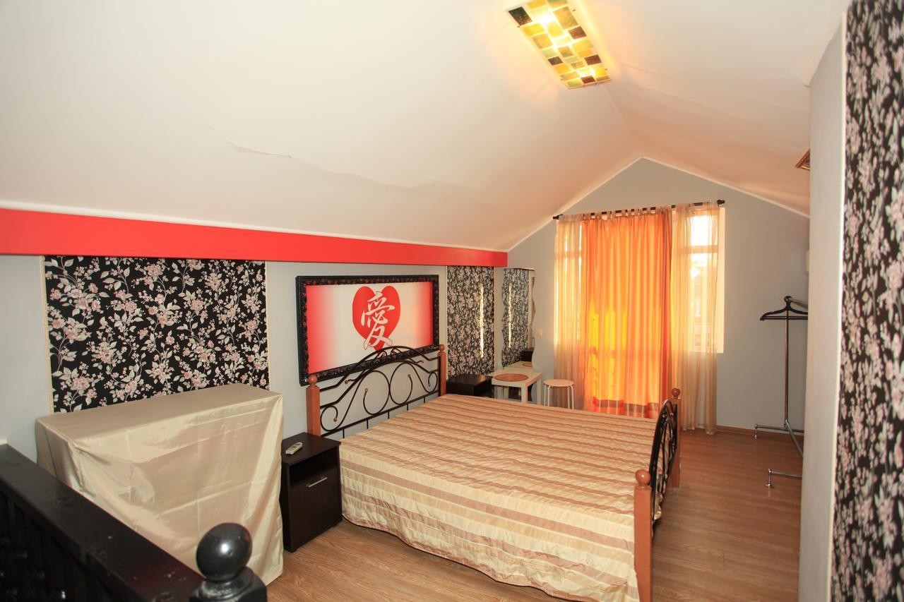 Guest House Esma Soukhoumi Extérieur photo
