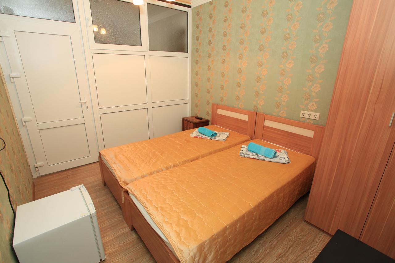 Guest House Esma Soukhoumi Extérieur photo