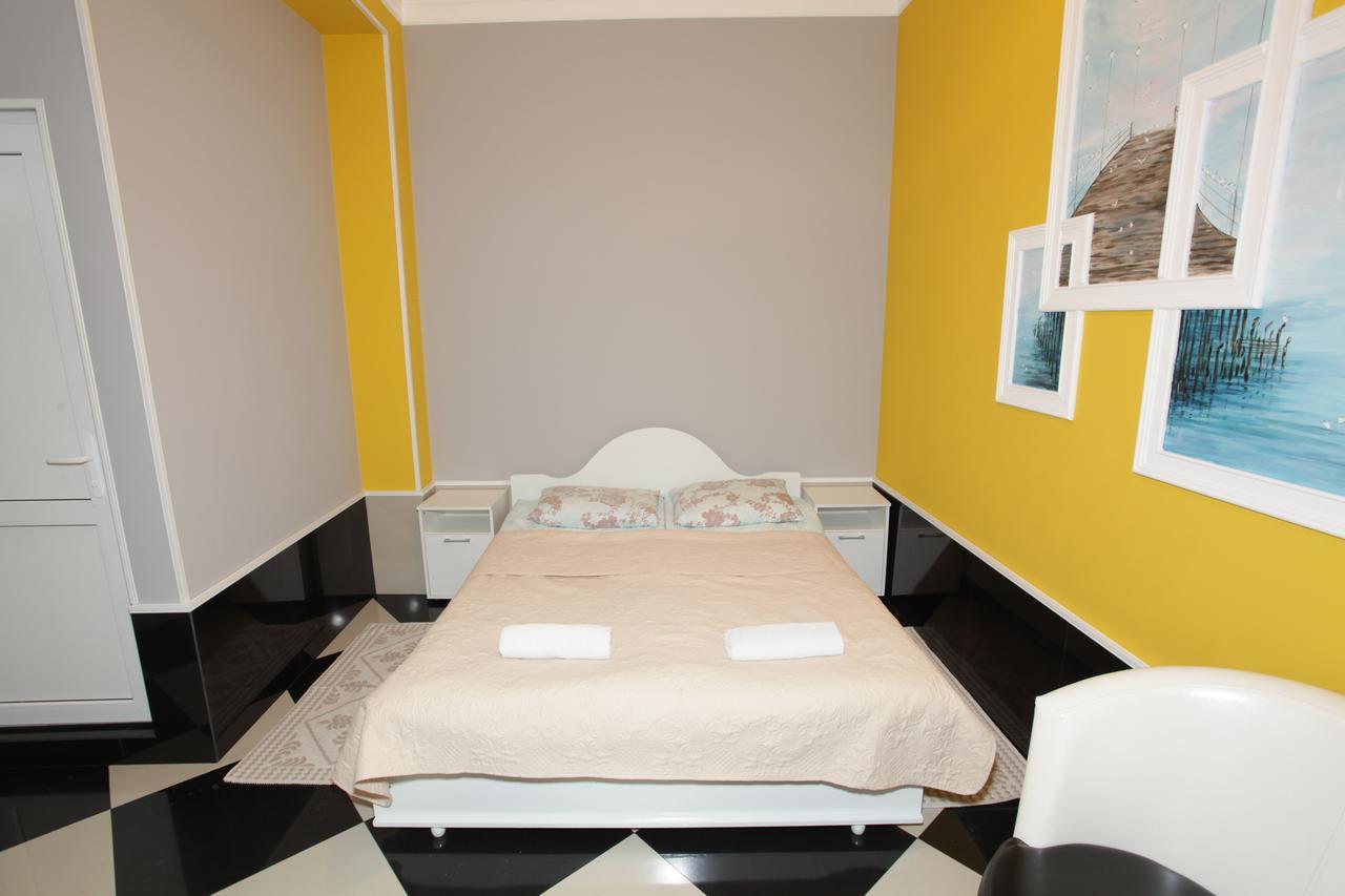 Guest House Esma Soukhoumi Extérieur photo